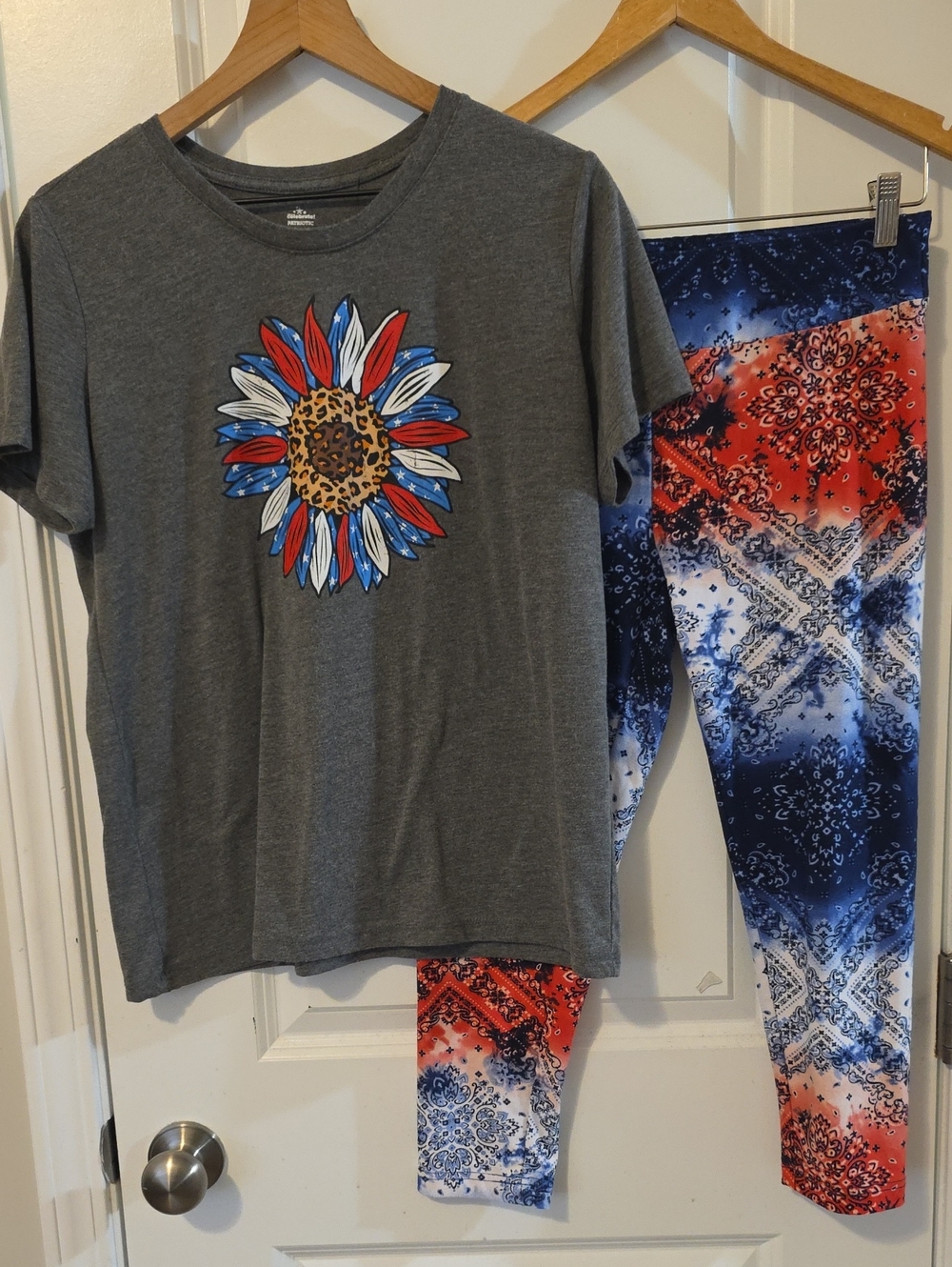 Patriotic Sunflower Graphic Tee Leggings Set Fits Adult Small